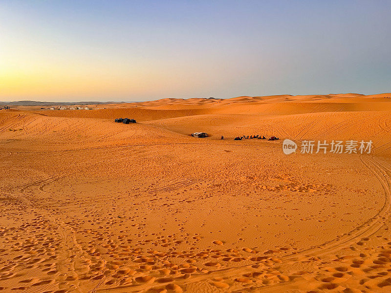 沙漠中的帐篷营地，Merzouga, Erg Chebbi，撒哈拉，摩洛哥